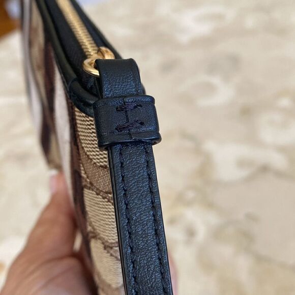 Coach Large Corner Zip Wristlet Wallet Signature Jacquard with Stripes- Unused - Picture 8 of 16